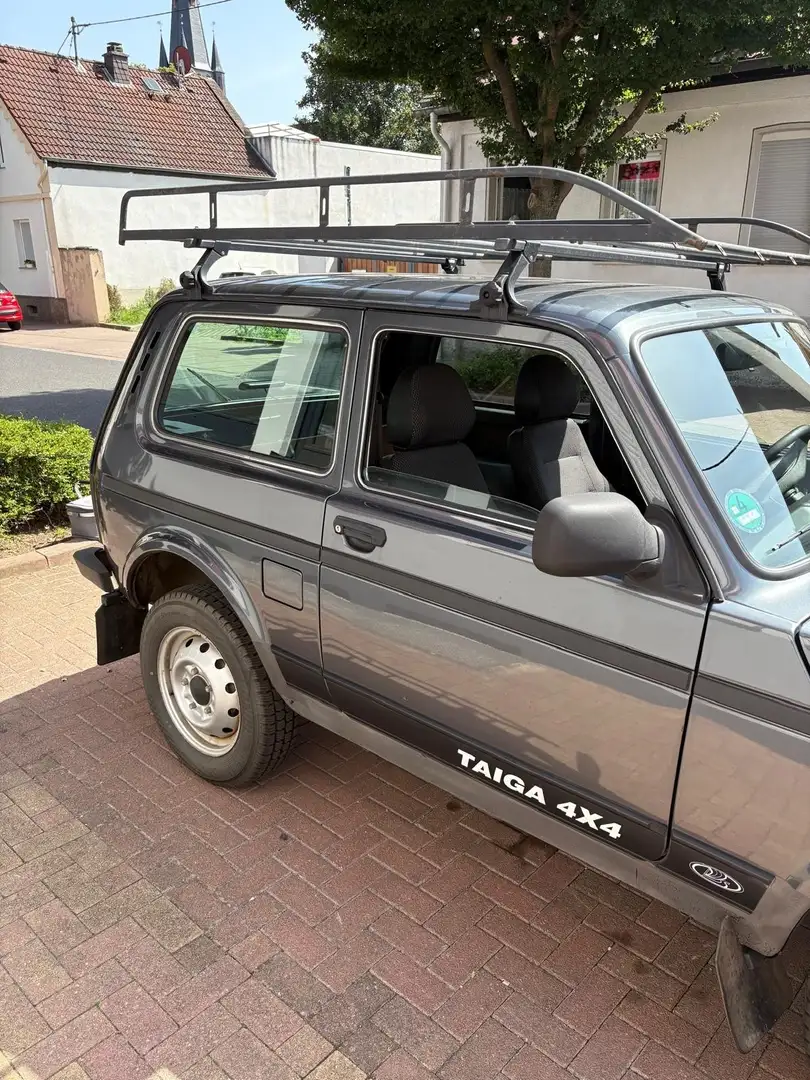 Lada Taiga 4x4 - 2