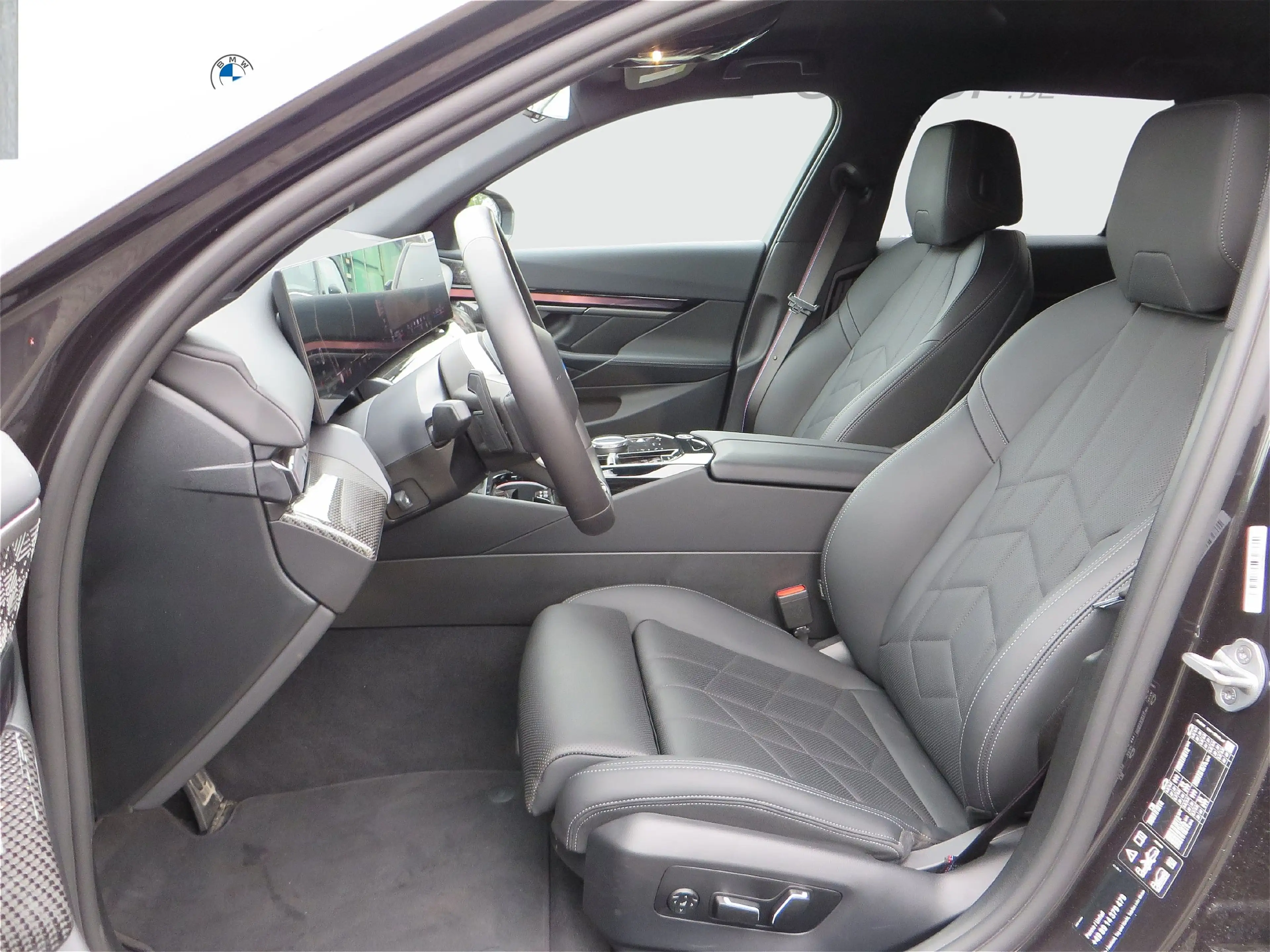 BMW 540 d xDrive Touring — photo 11