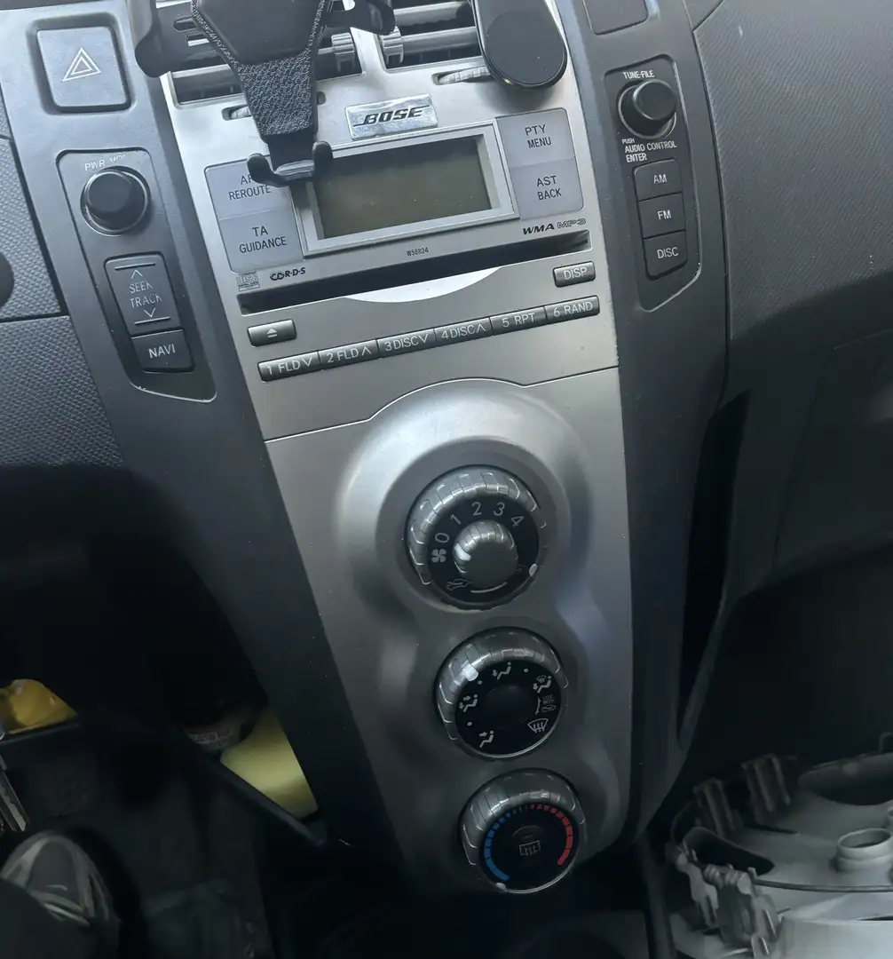 Toyota Yaris 1.0i VVT-i Yaris+ - 1