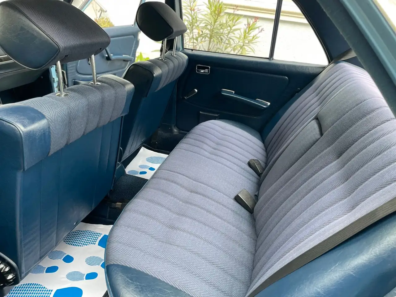 Mercedes-Benz 240, foto 12