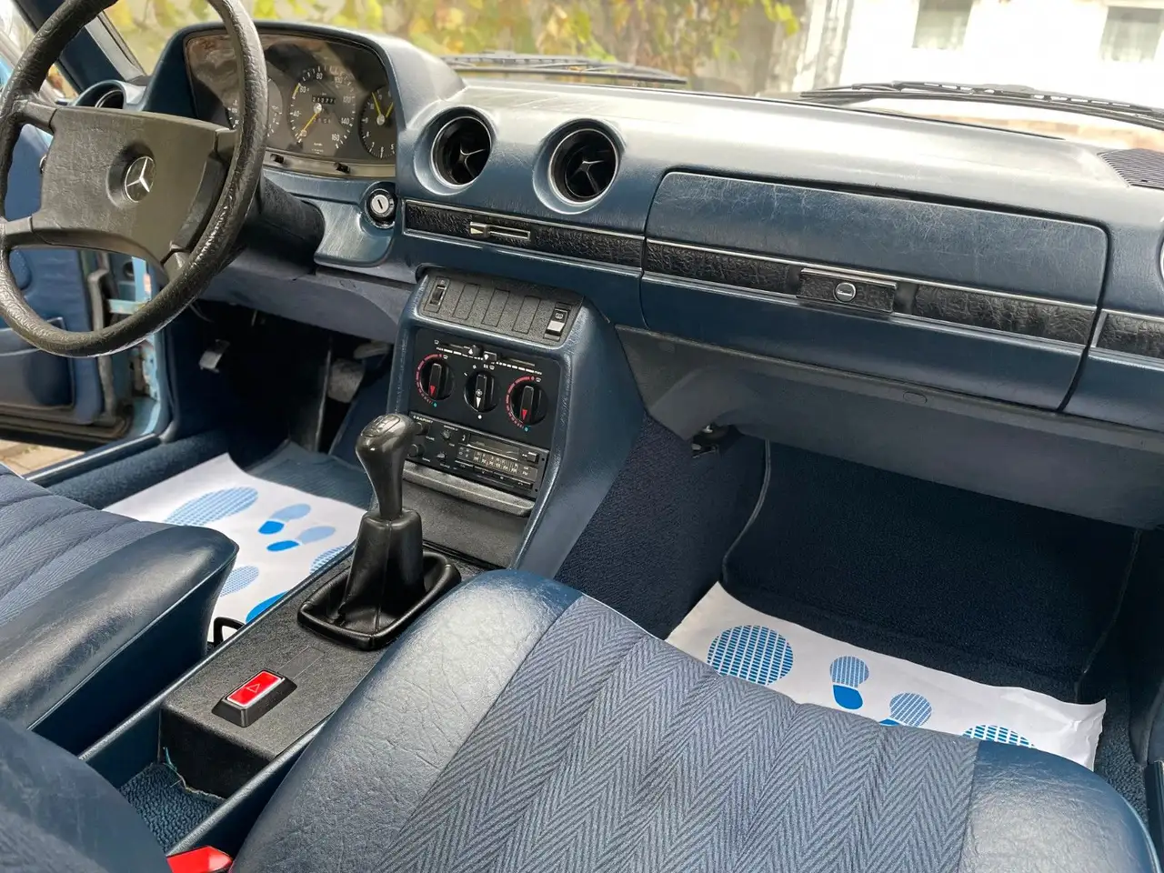 Mercedes-Benz 240, foto 10