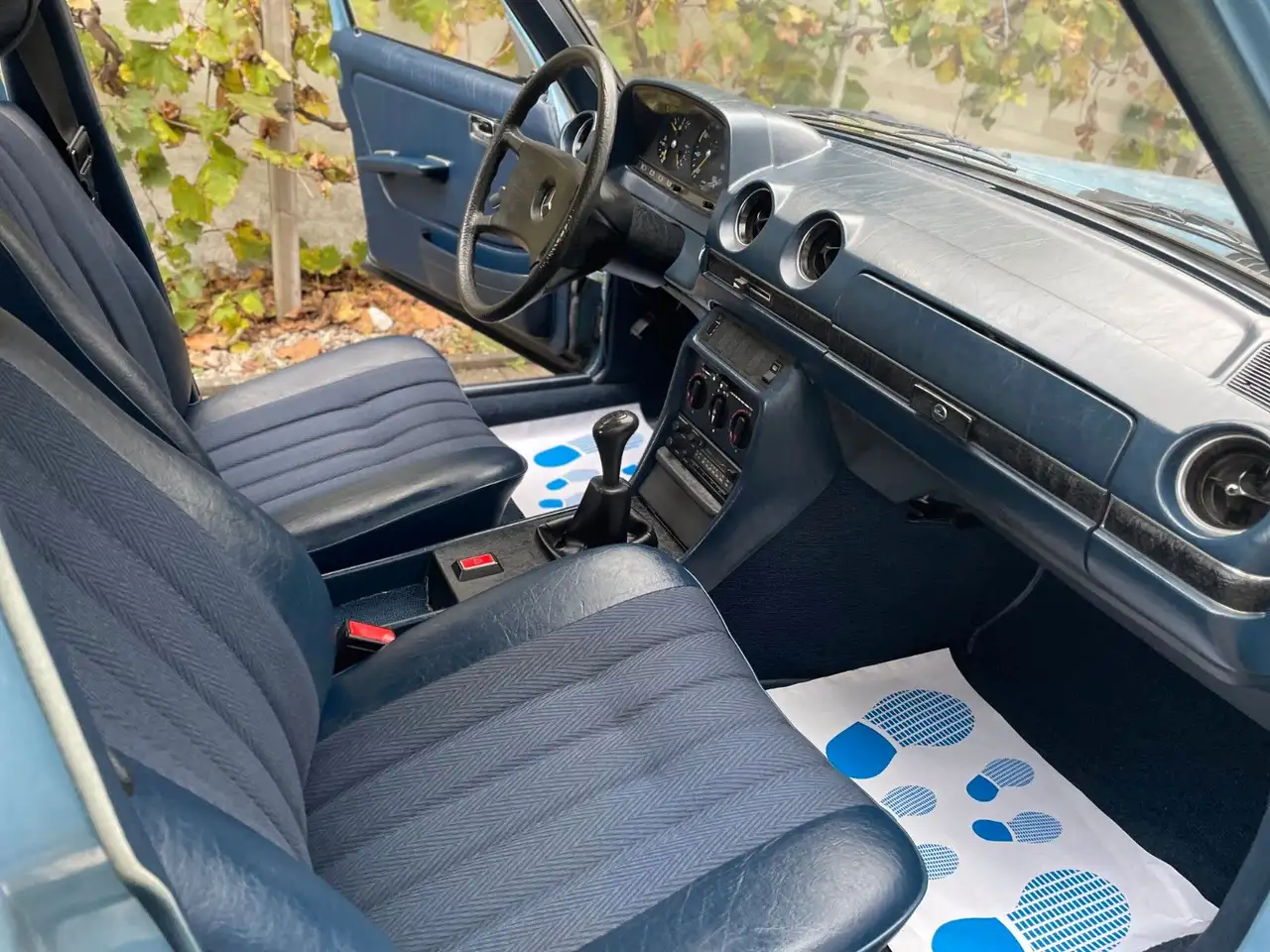 Mercedes-Benz 240, foto 11