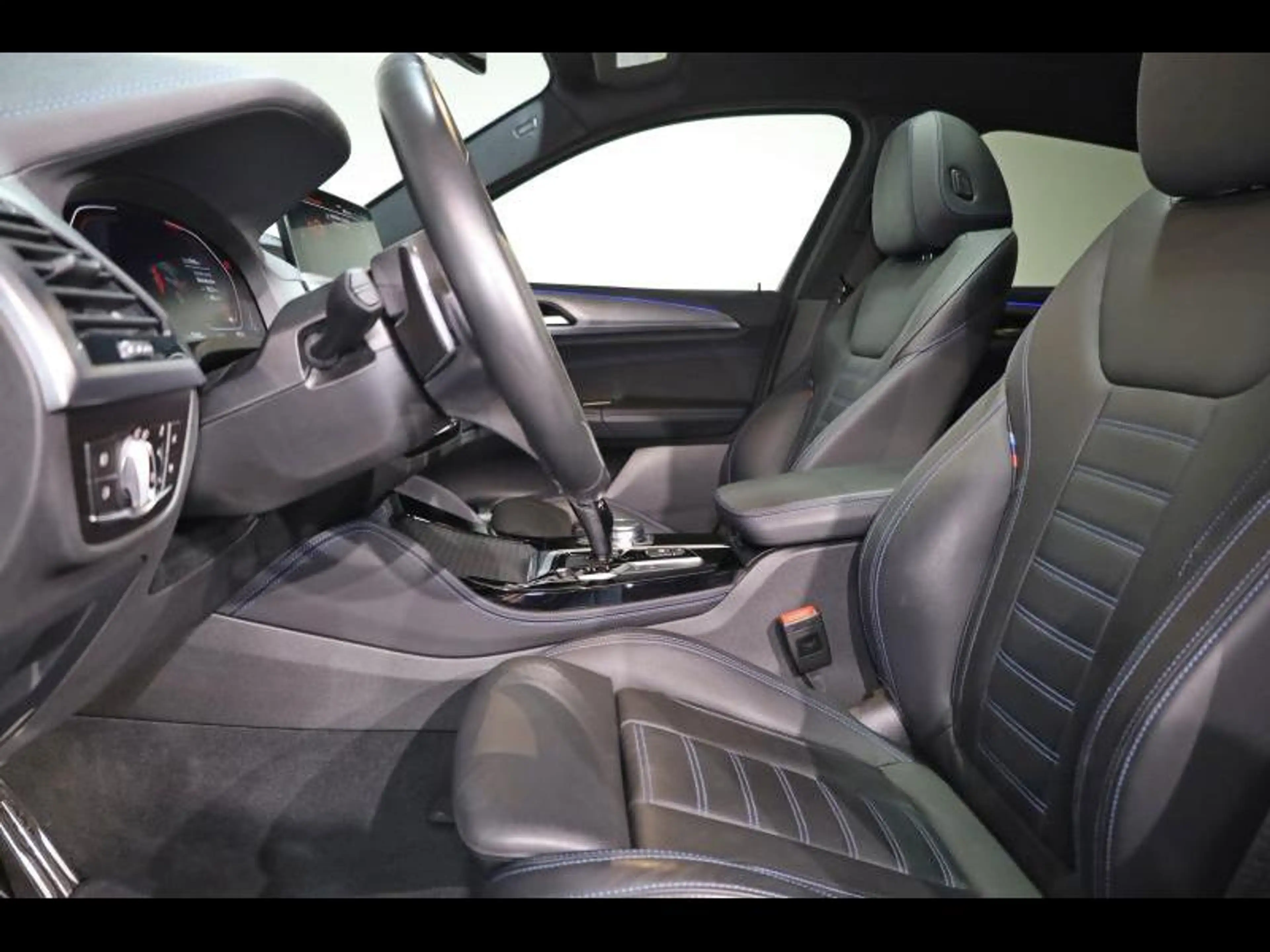 BMW X4 xDrive20d Kit M Sport — photo 9