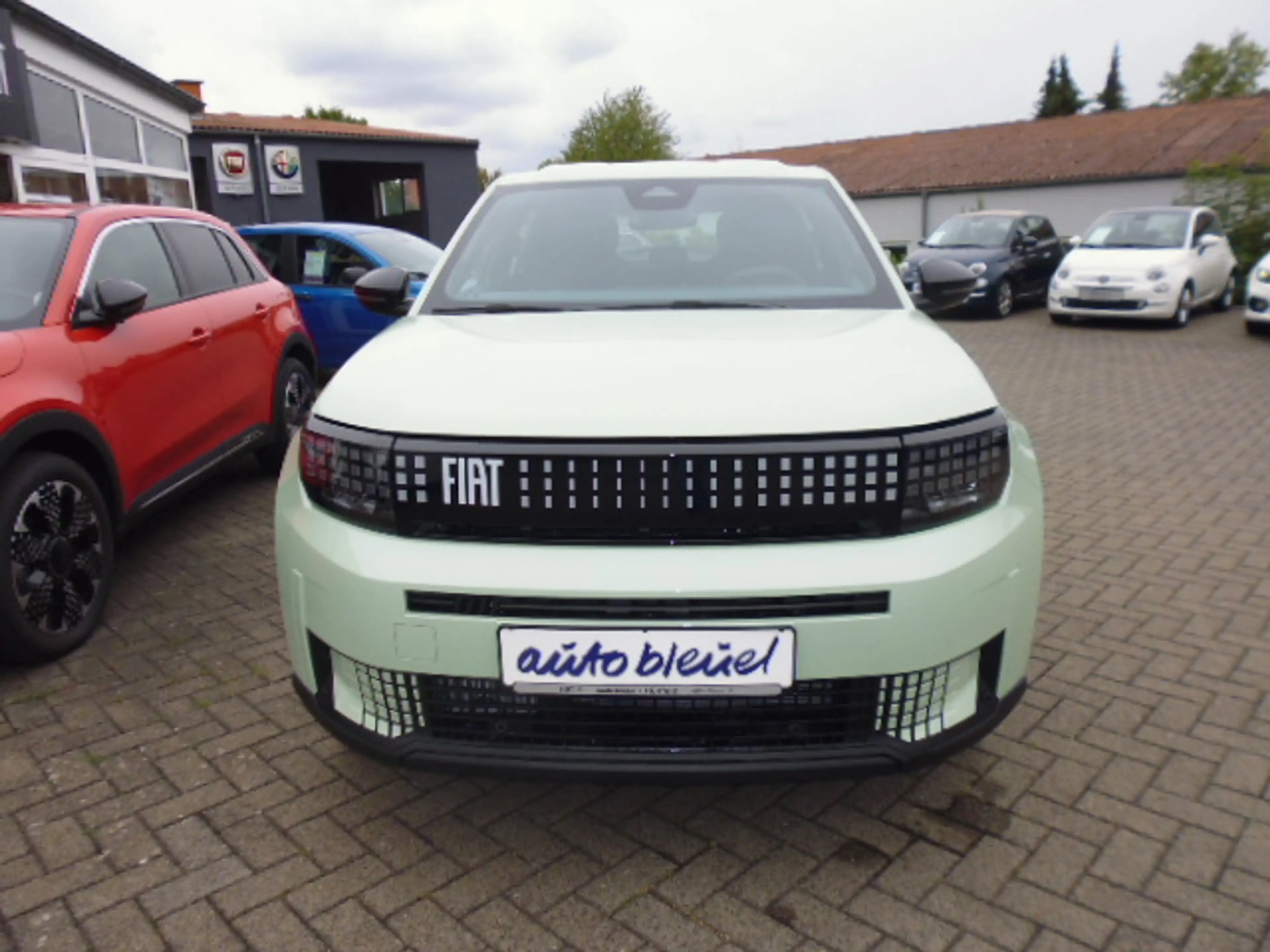 Fiat Grande Panda 1.2 Turbo 74 kW Icon mit Navigation, Kamera hinten, Klimaautomatik — photo 3