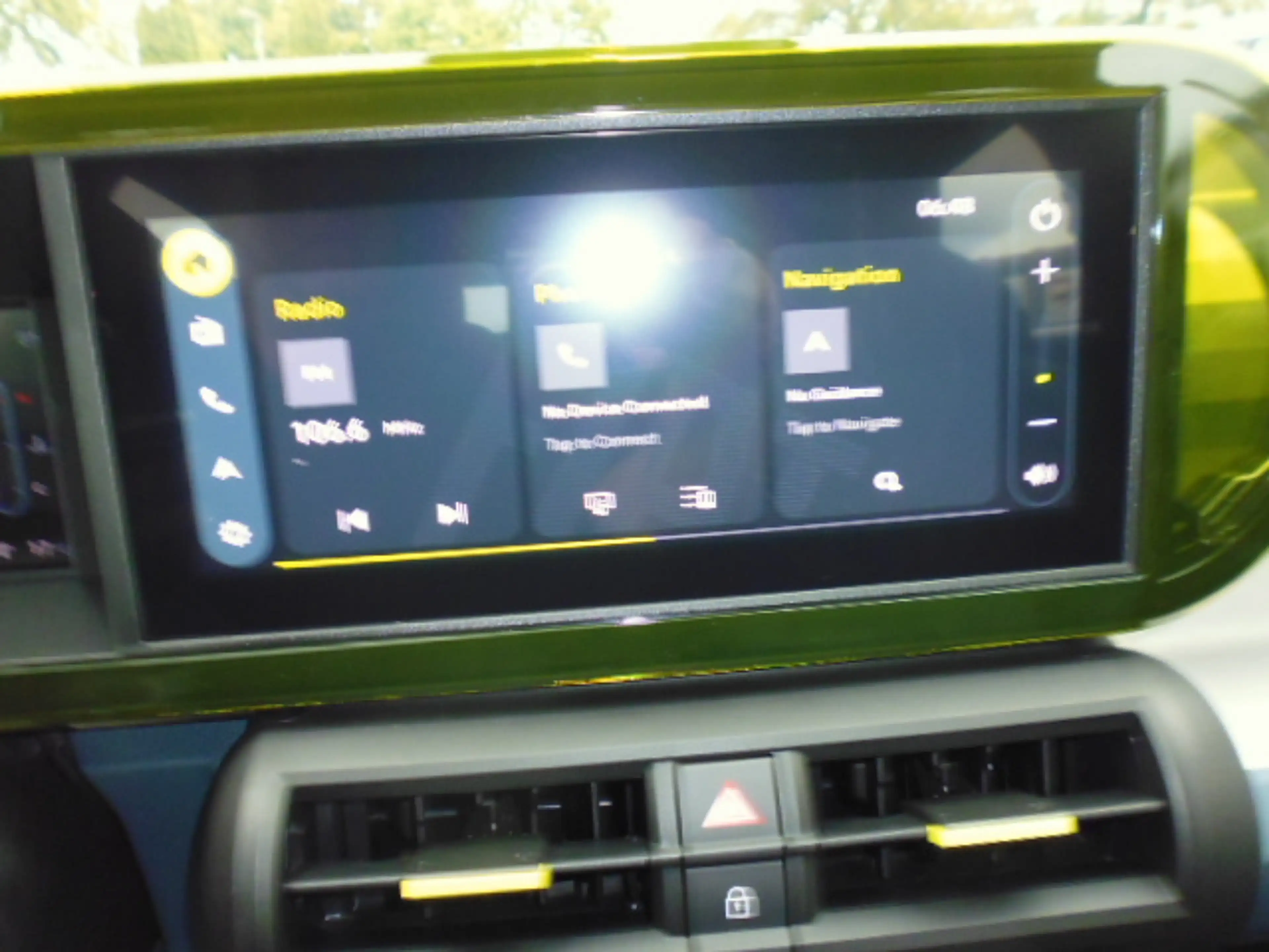 Fiat Grande Panda 1.2 Turbo 74 kW Icon mit Navigation, Kamera hinten, Klimaautomatik — photo 14