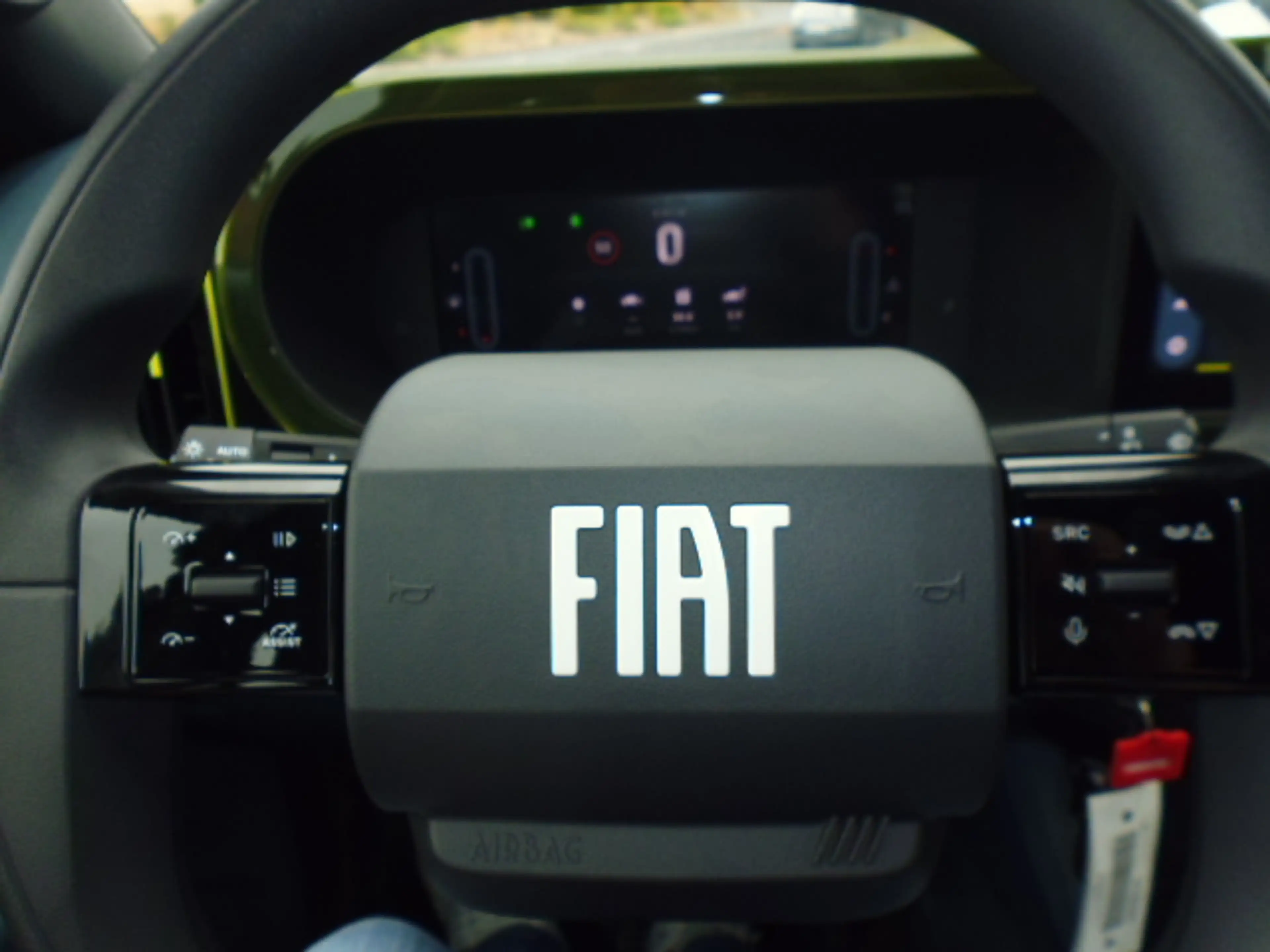 Fiat Grande Panda 1.2 Turbo 74 kW Icon mit Navigation, Kamera hinten, Klimaautomatik — photo 12