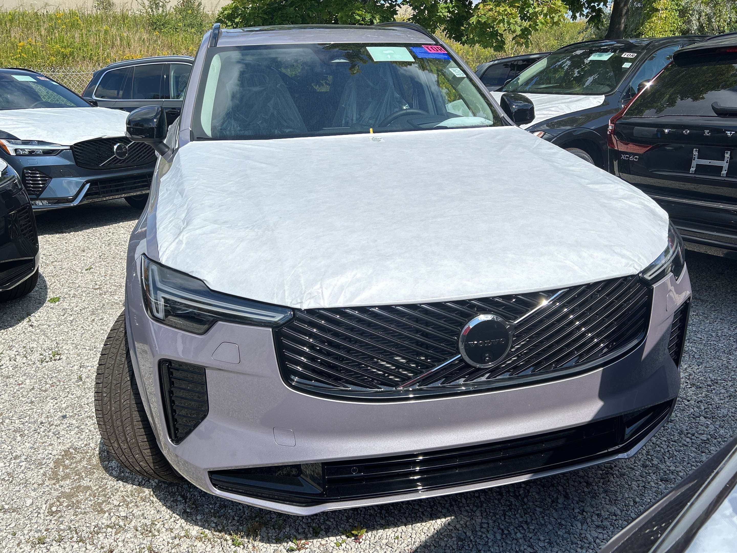 2026 Volvo XC90 B6 AWD Ultra Dark Theme 7-Seater alt 2