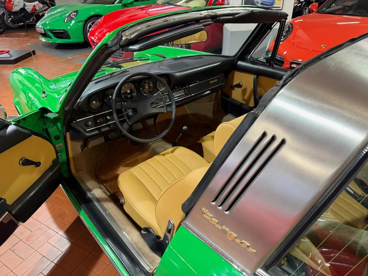 Porsche 911 Targa 2.2T Conda Green-Pelle Beige-Service book, foto 7