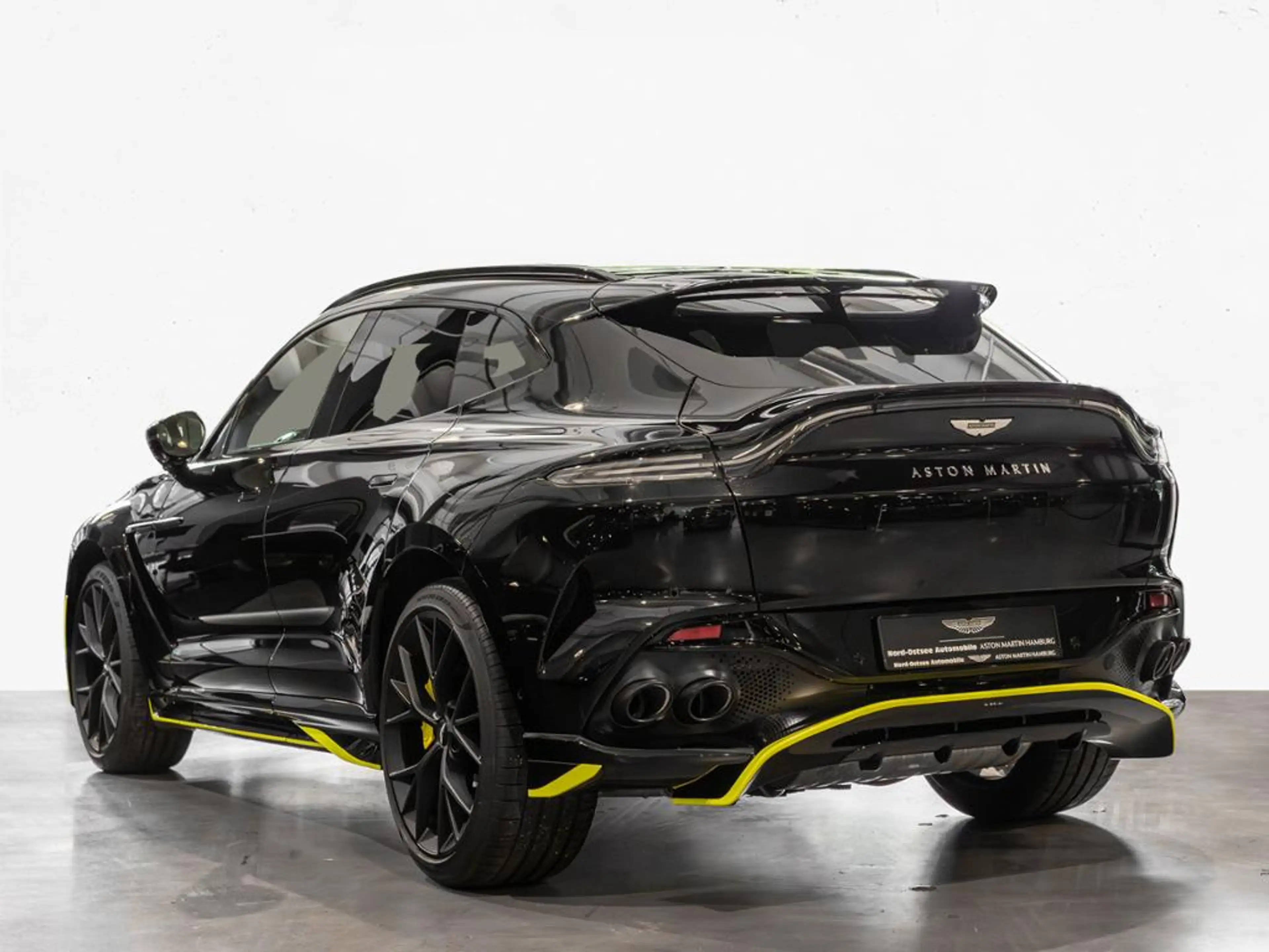 Aston Martin DBX 707 AMR Aston Martin Hamburg — photo 3