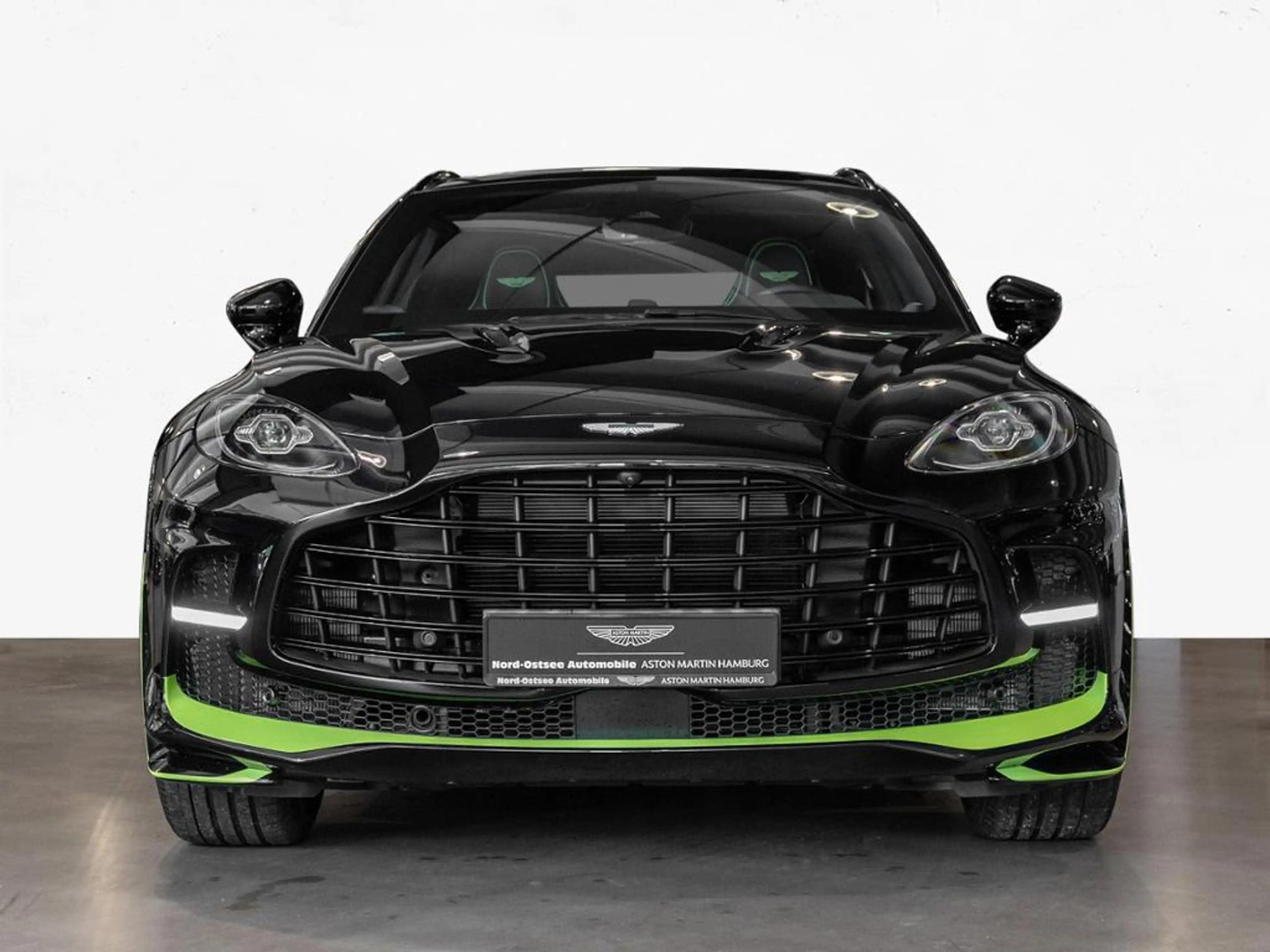 Aston Martin DBX 707 AMR Aston Martin Hamburg — photo 8