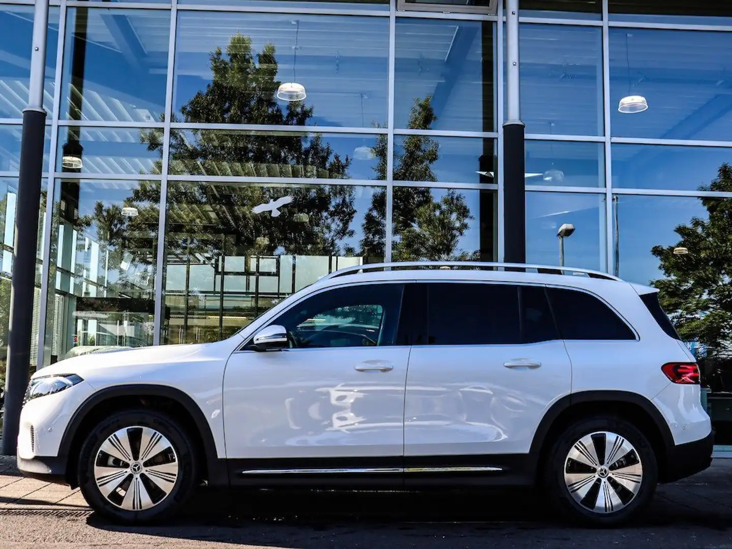 Mercedes-Benz EQB 300 4M Progressive-Advanced/Pano/Fahrassis Weiß - 2