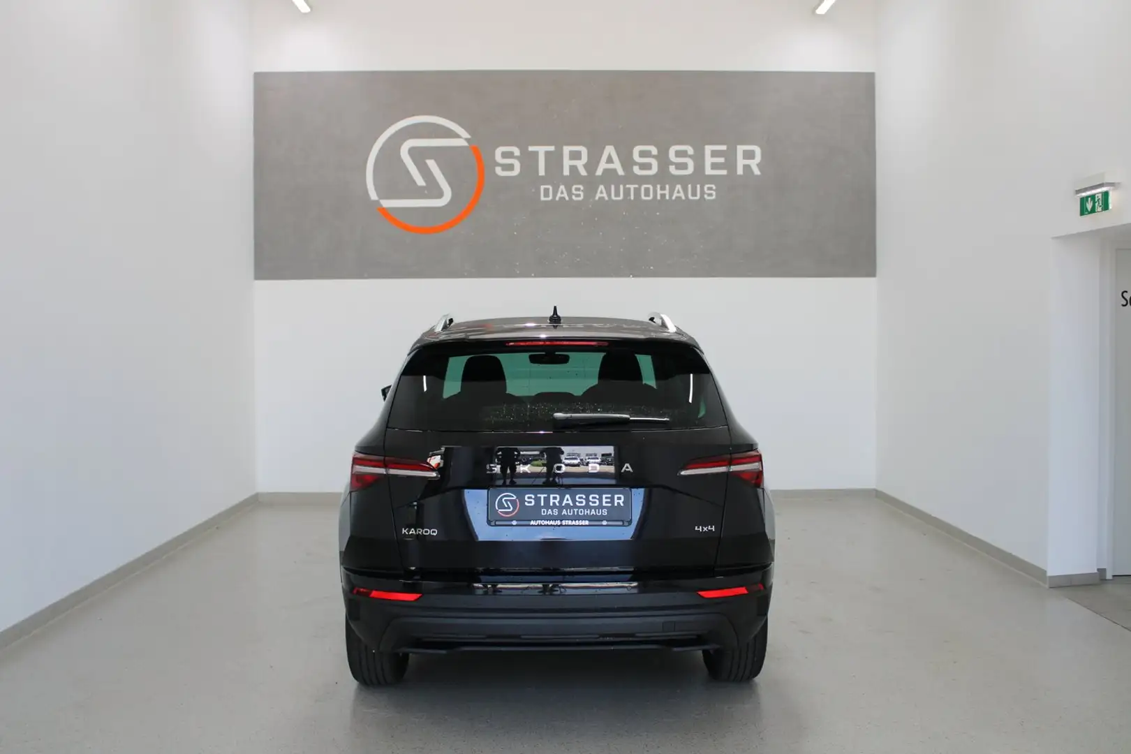 Skoda Karoq 4x4 Selection TDI DSG Schwarz - 2