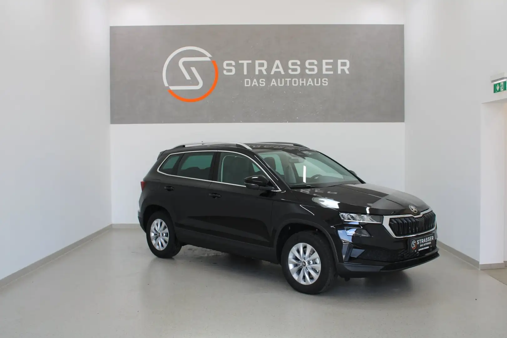 Skoda Karoq 4x4 Selection TDI DSG Schwarz - 1