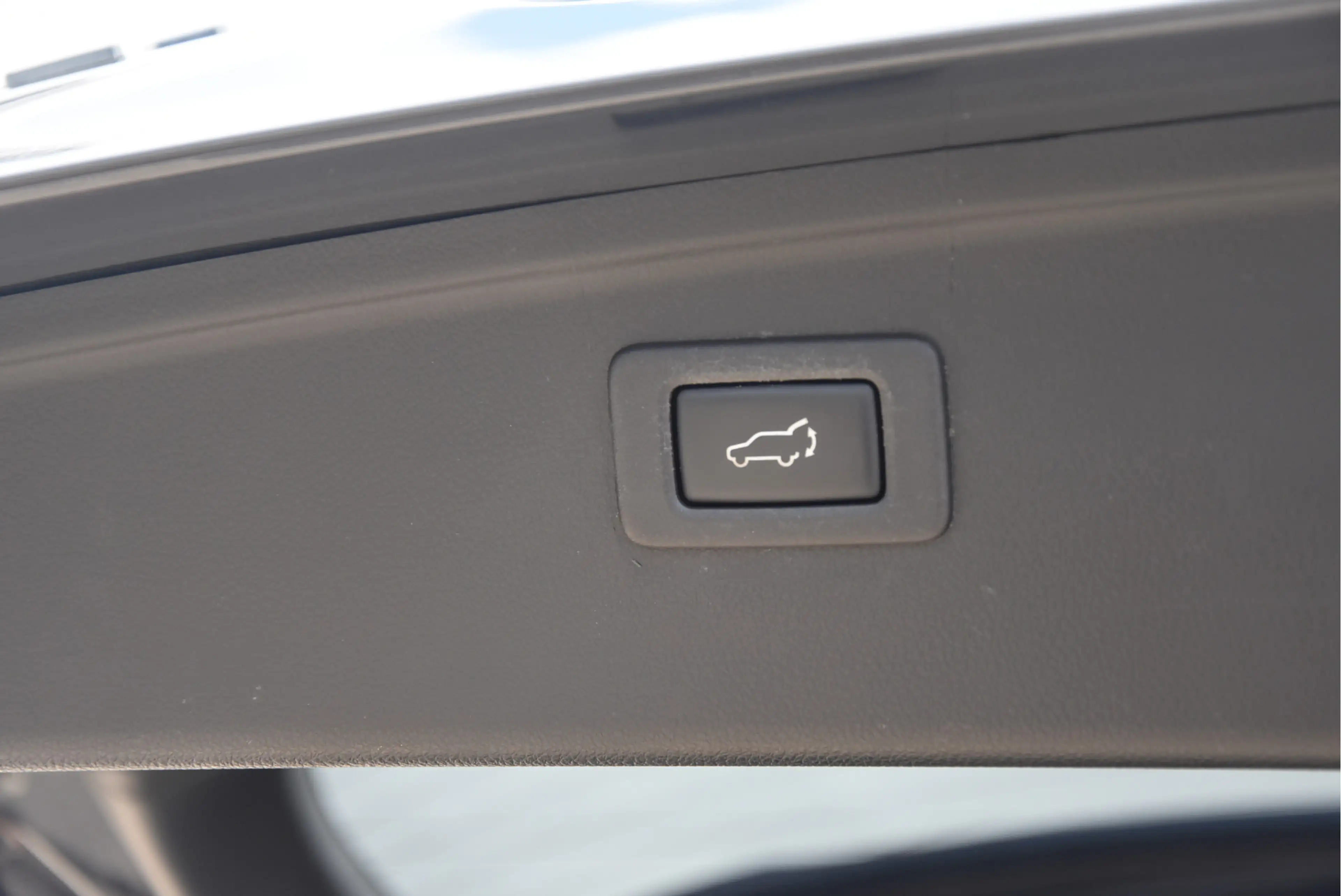 Subaru OUTBACK 2.5i Premium — photo 7