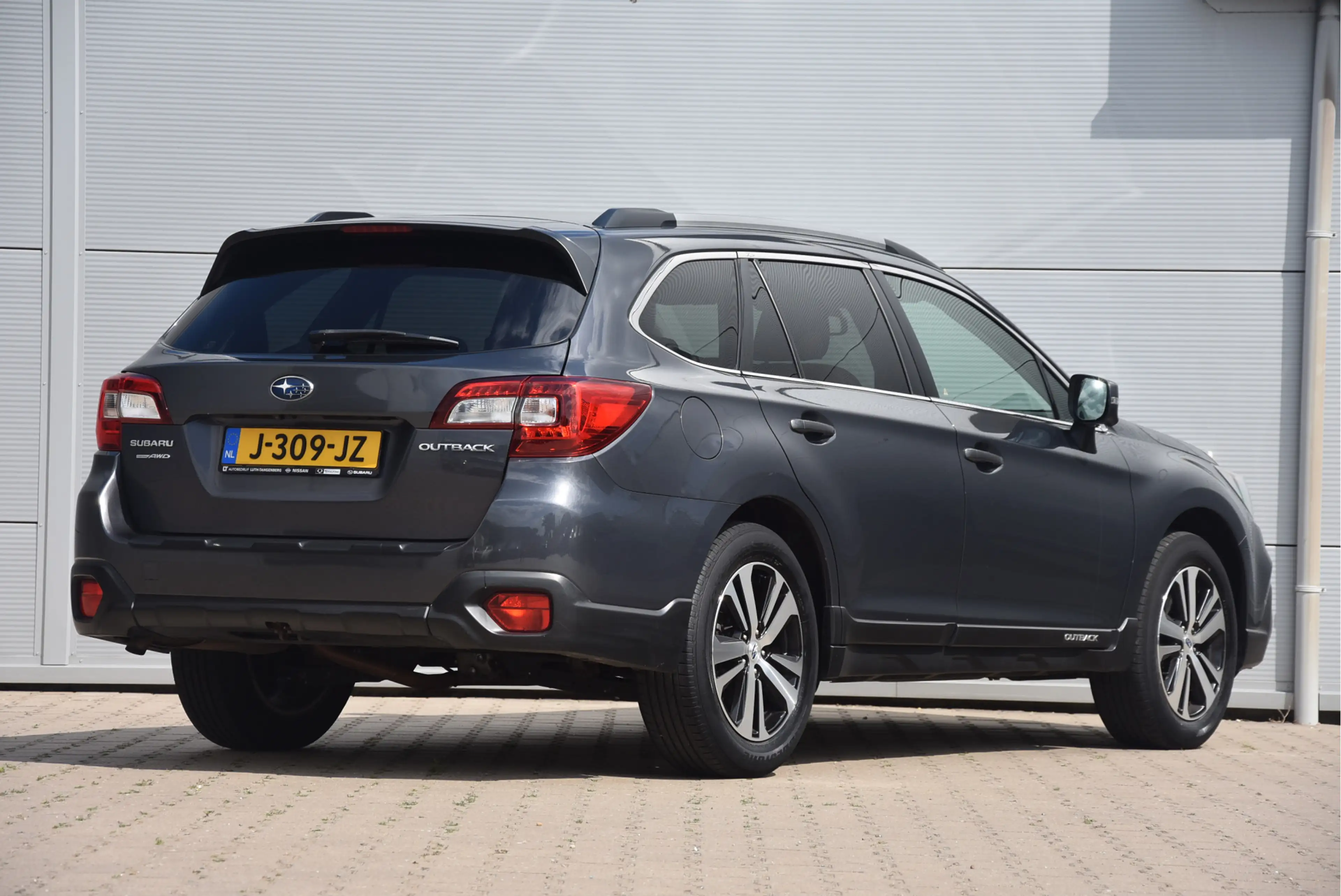Subaru OUTBACK 2.5i Premium — photo 2