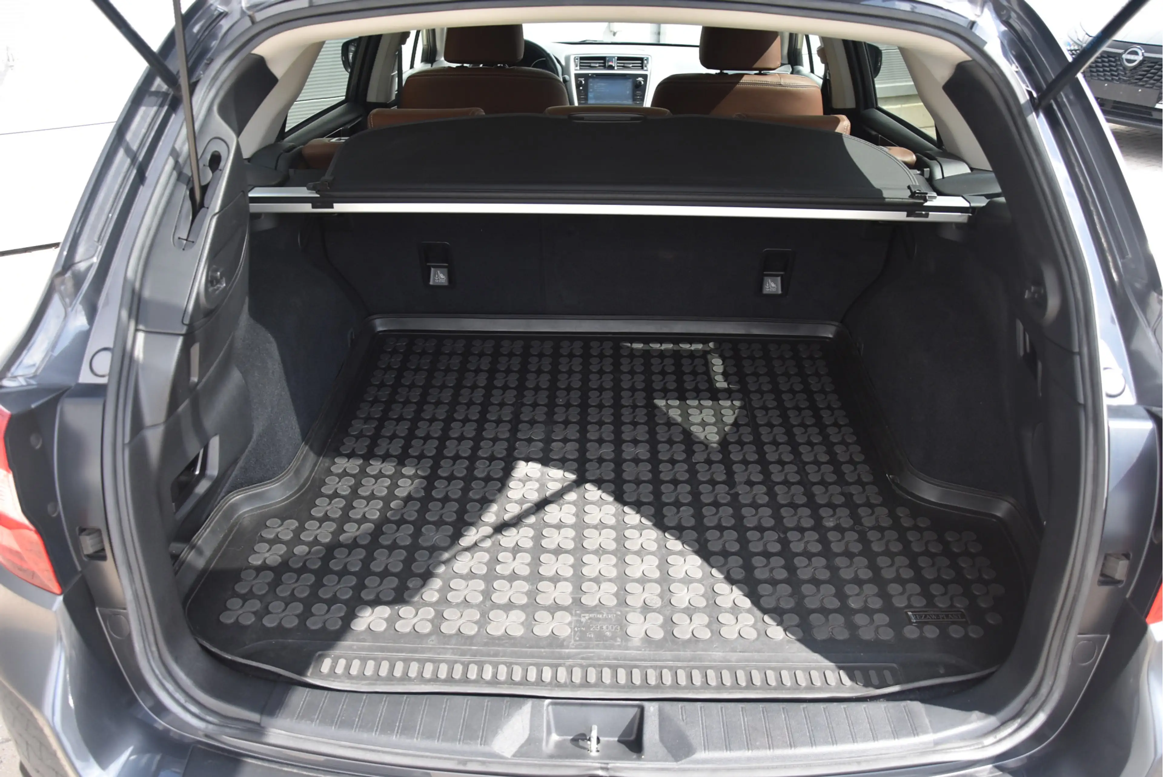Subaru OUTBACK 2.5i Premium — photo 6