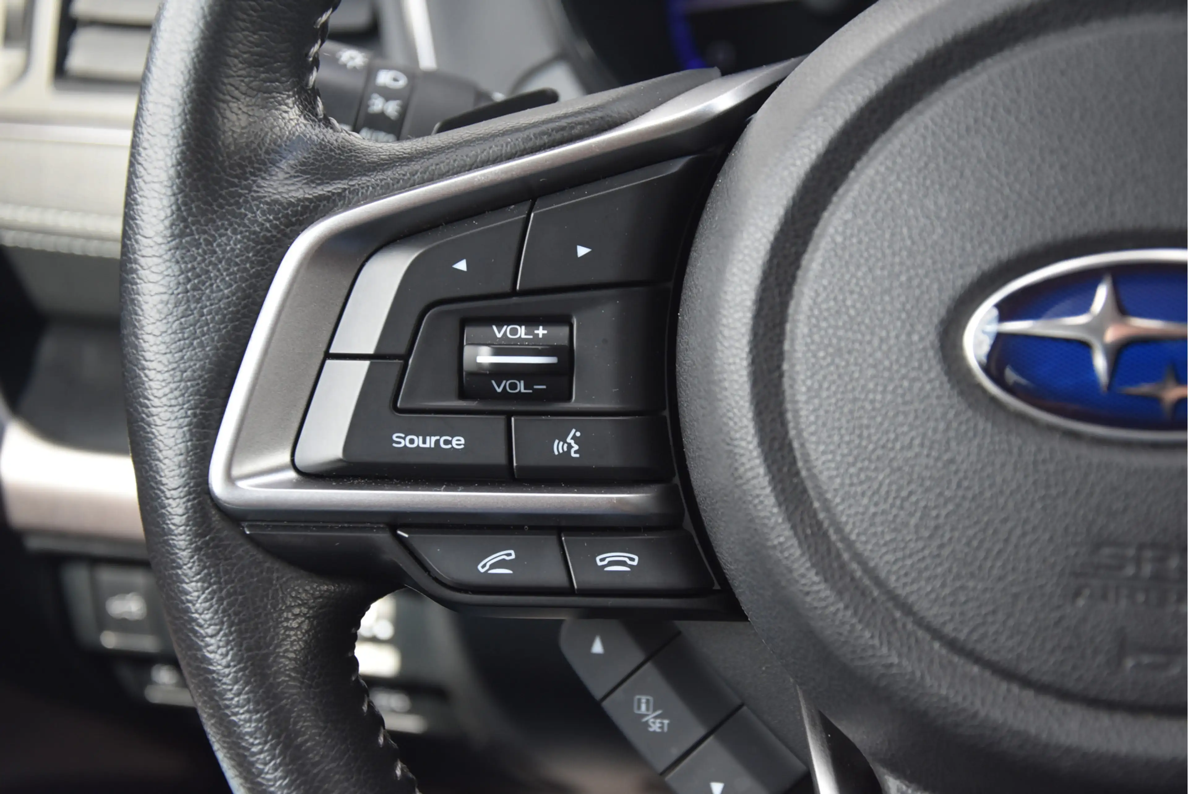 Subaru OUTBACK 2.5i Premium — photo 13