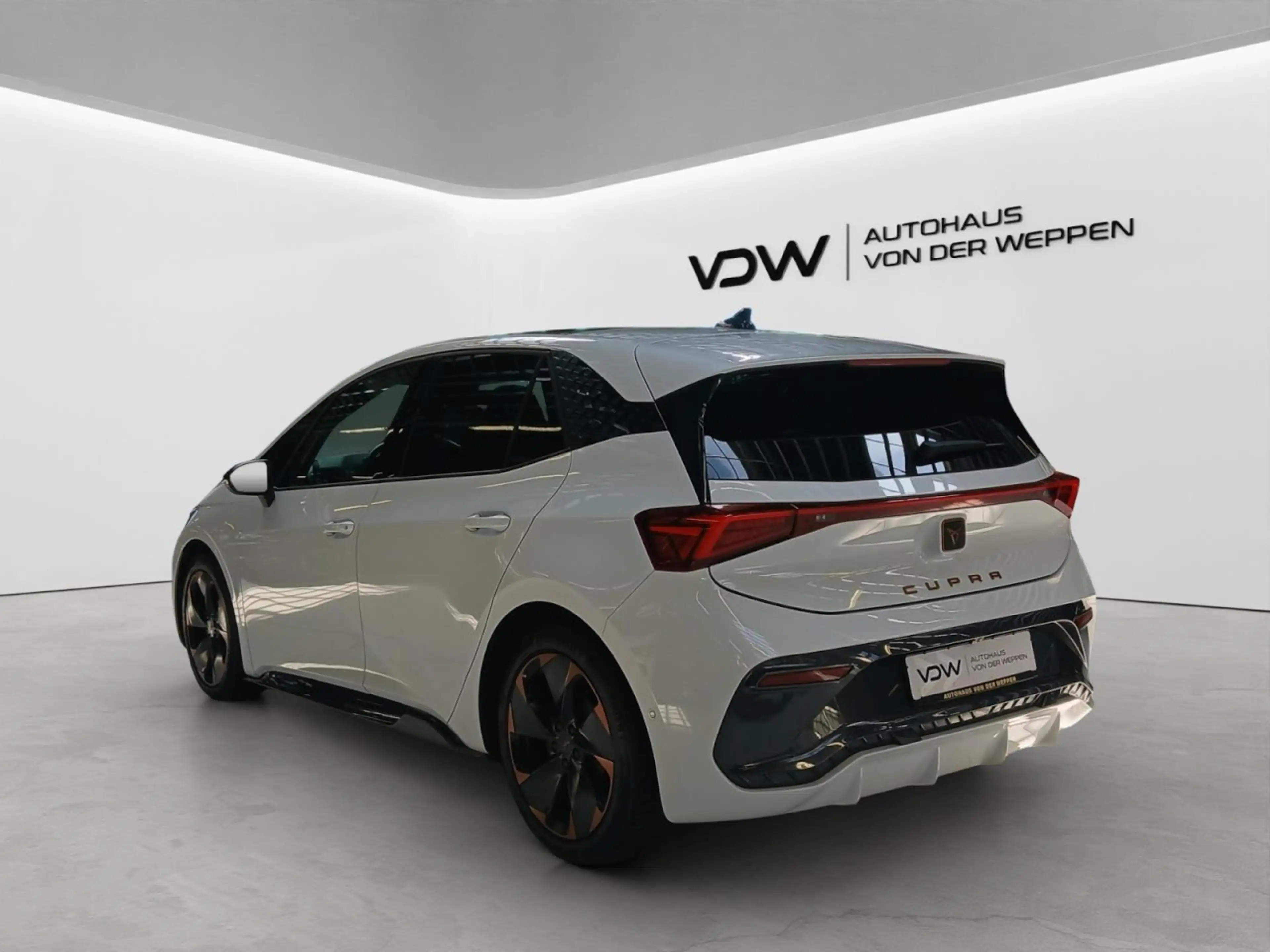 CUPRA Born 170 kW Klima Navi Rückfahrkamera Panoramadach — photo 8