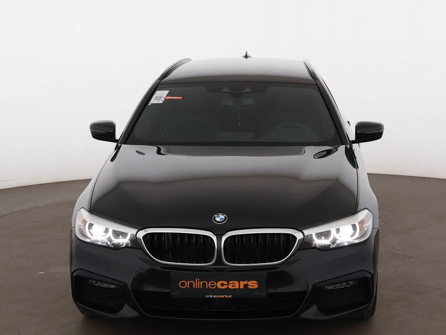 BMW 520 d Touring M-Sport Aut LED AHK LEDER NAVI R-CAM Schwarz - 2