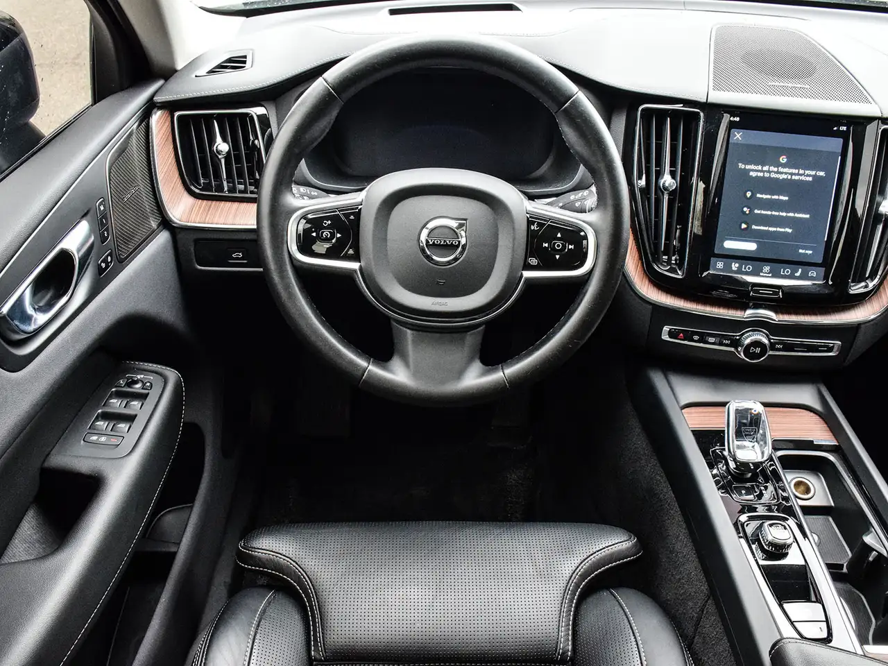 Volvo XC60 снимка Volvo XC60