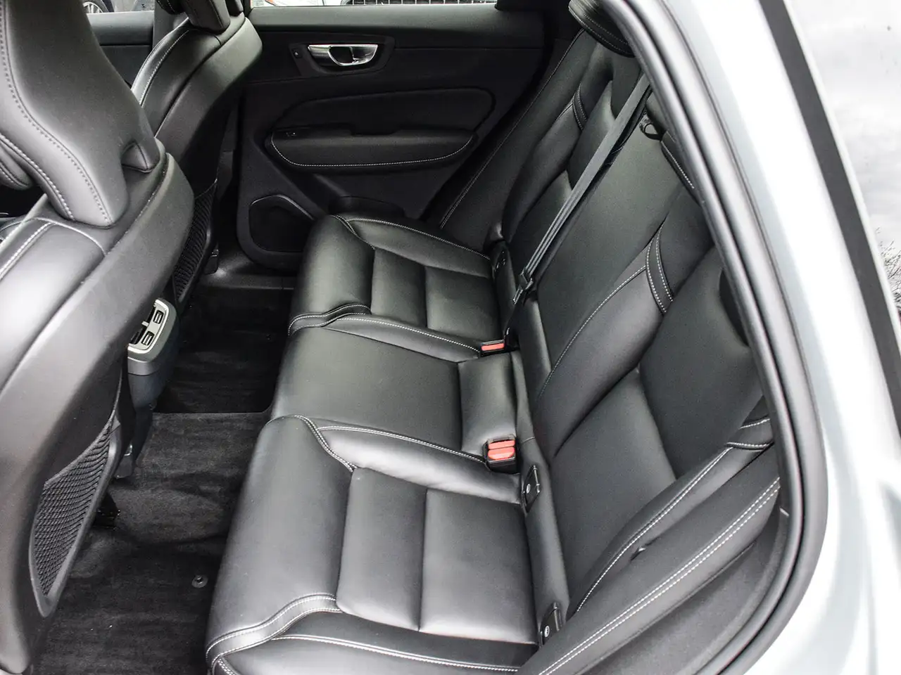 Volvo XC60 снимка Volvo XC60