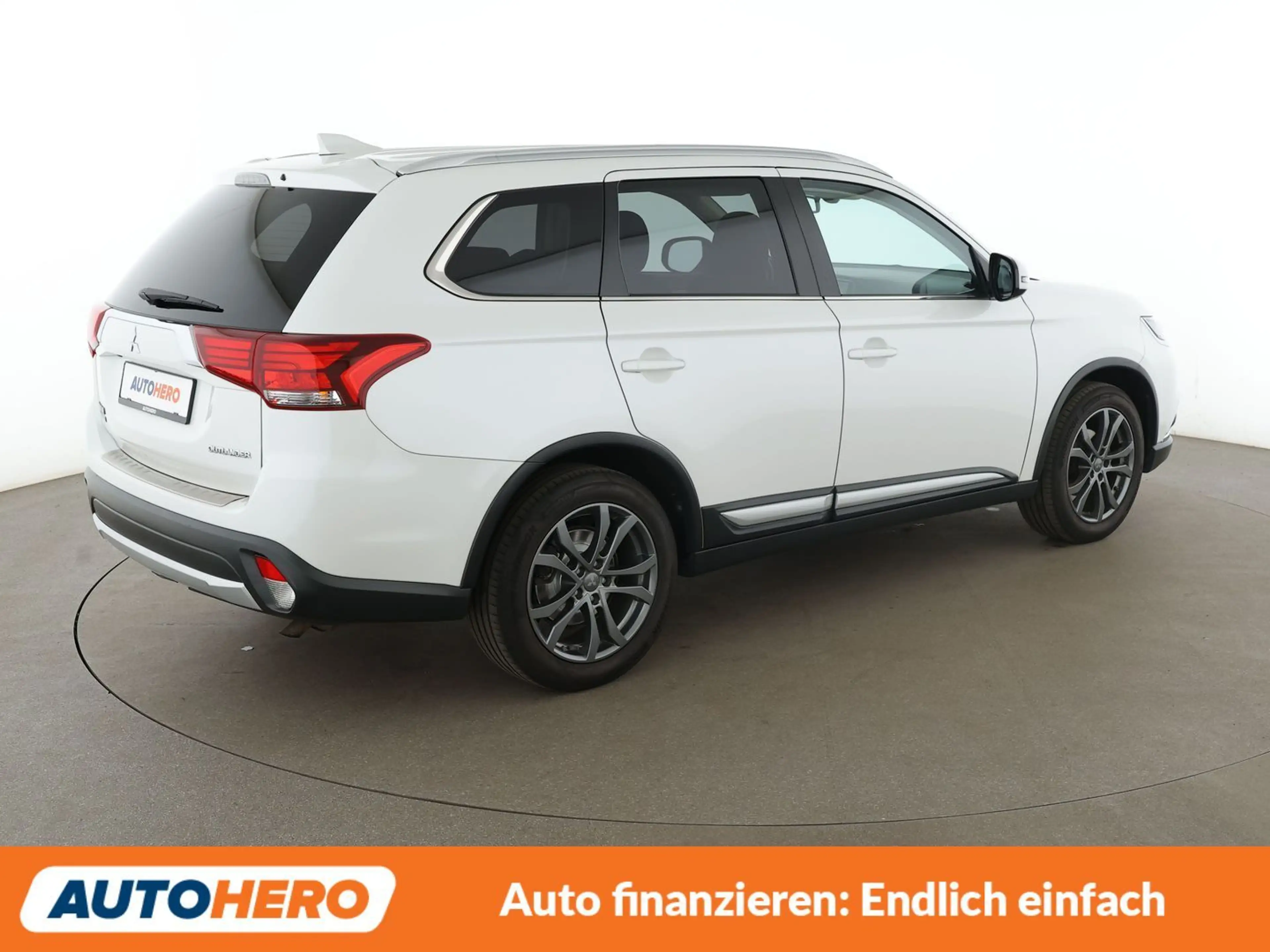 Mitsubishi Outlander 2.0 MIVEC Edition 100 2WD*TEMPO*SHZ*AHK*KLIMA* — photo 6
