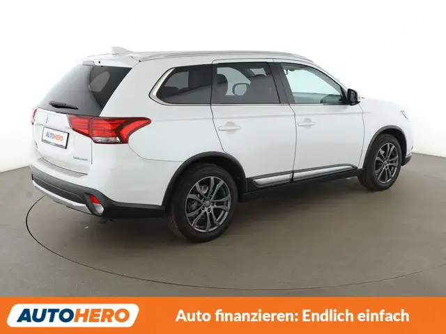 Mitsubishi Outlander view 6