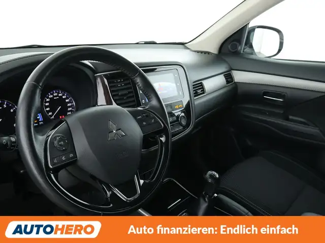 Mitsubishi Outlander view 11
