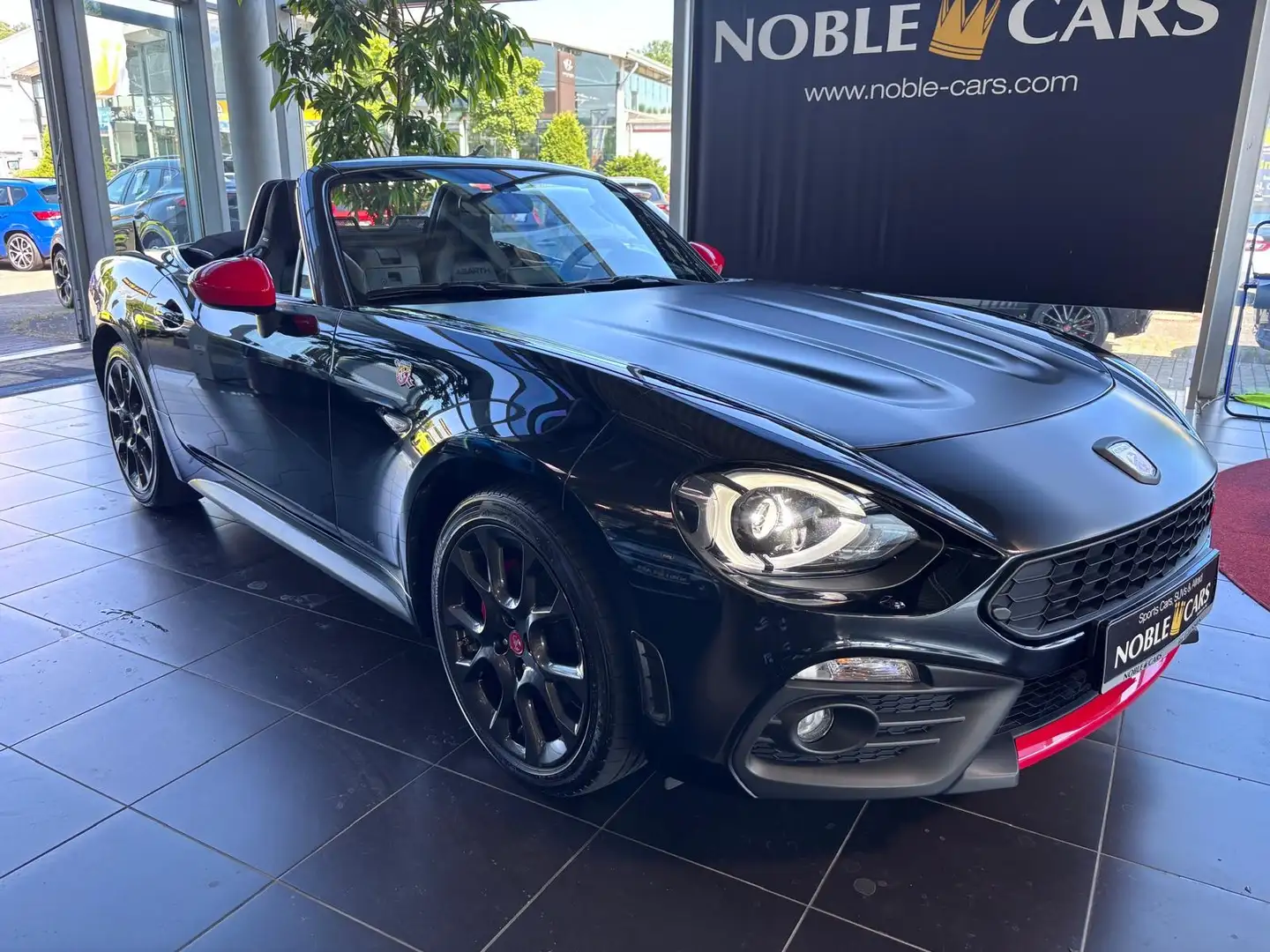 Abarth 124 Spider Navi BOSE LED LEDER ALU Schwarz - 1