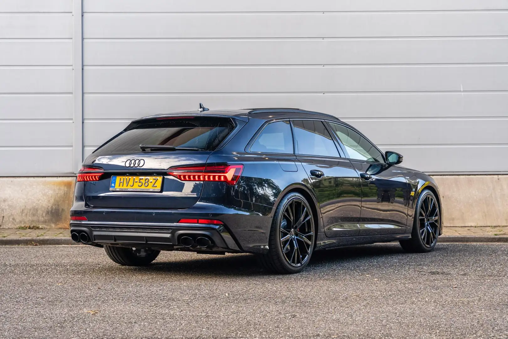 Audi A6 Avant 55 TFSIe 367pk PHEV Quattro Pro Line S Compe Blauw - 2