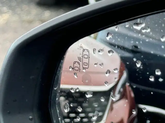 Peugeot 3008 view 16