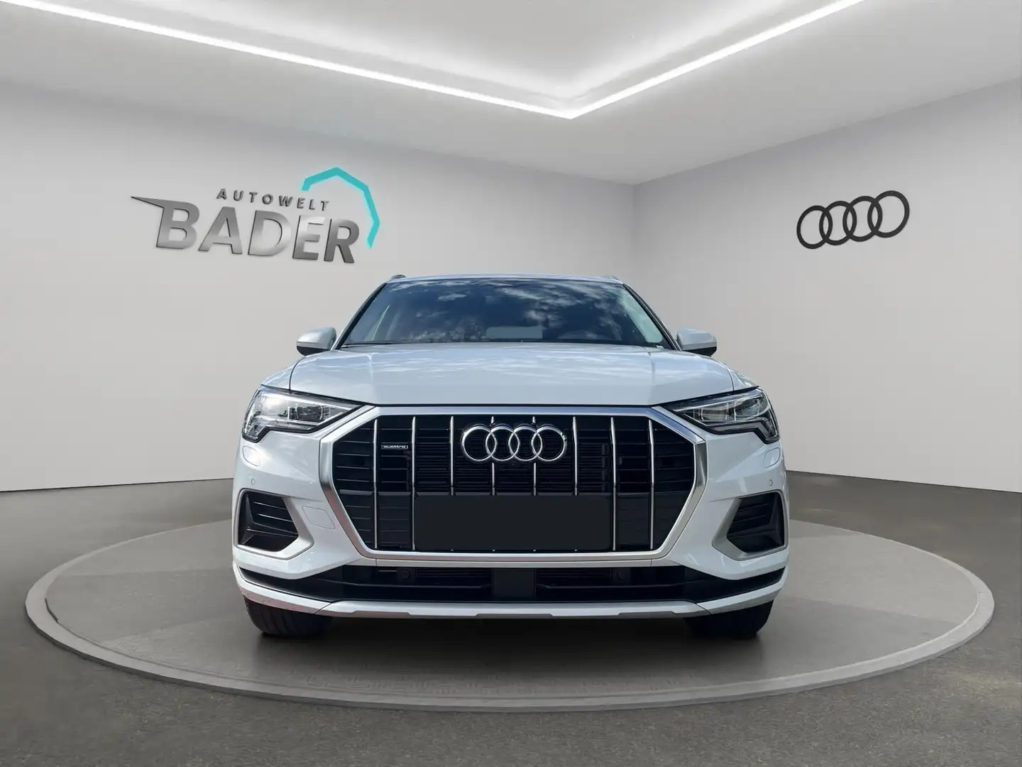 Audi Q3 2.0TFSI quattro Matrix Sonos AHK Pano SHZ Weiß - 2