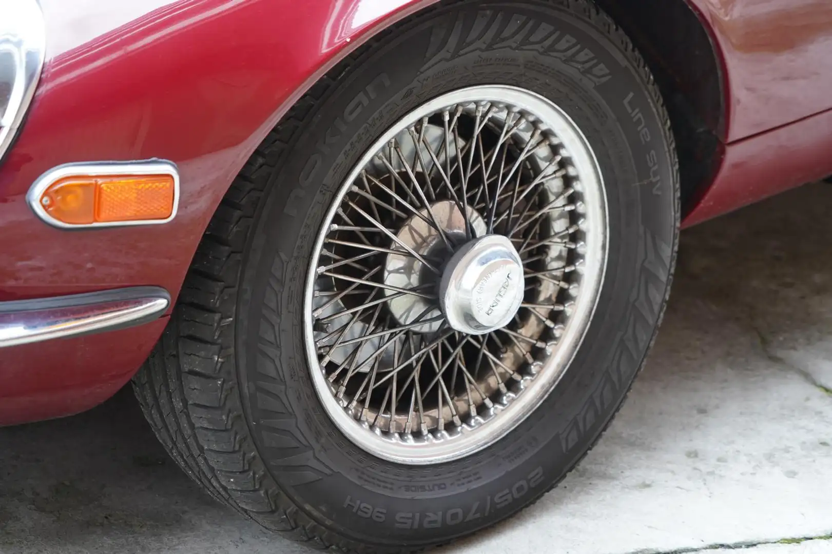 Jaguar E-Type 5.3 V12 Spider Brązowy - 2