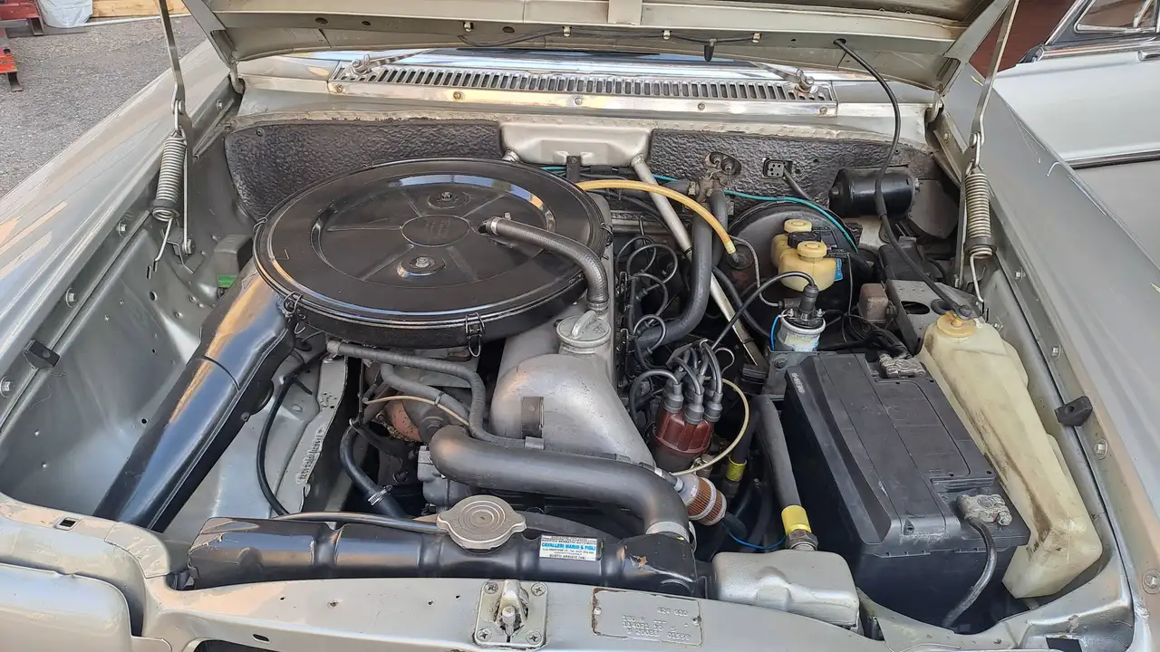 Mercedes-Benz 250 Coupé W114, foto 12