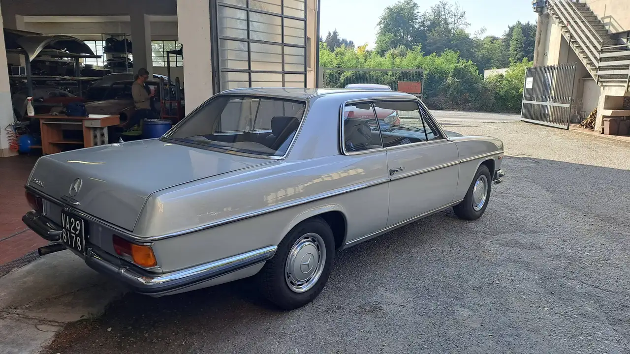 Mercedes-Benz 250 Coupé W114, foto 2