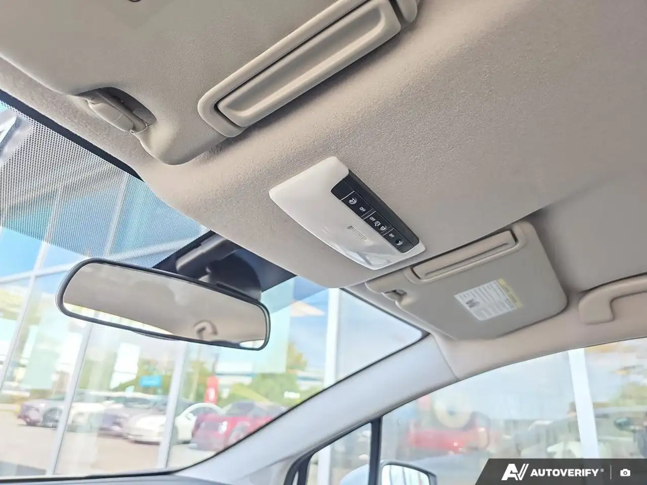 Nissan Versa снимка Nissan Versa