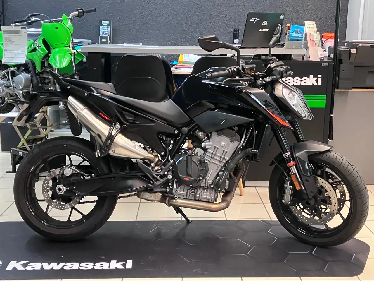 KTM 890 Duke