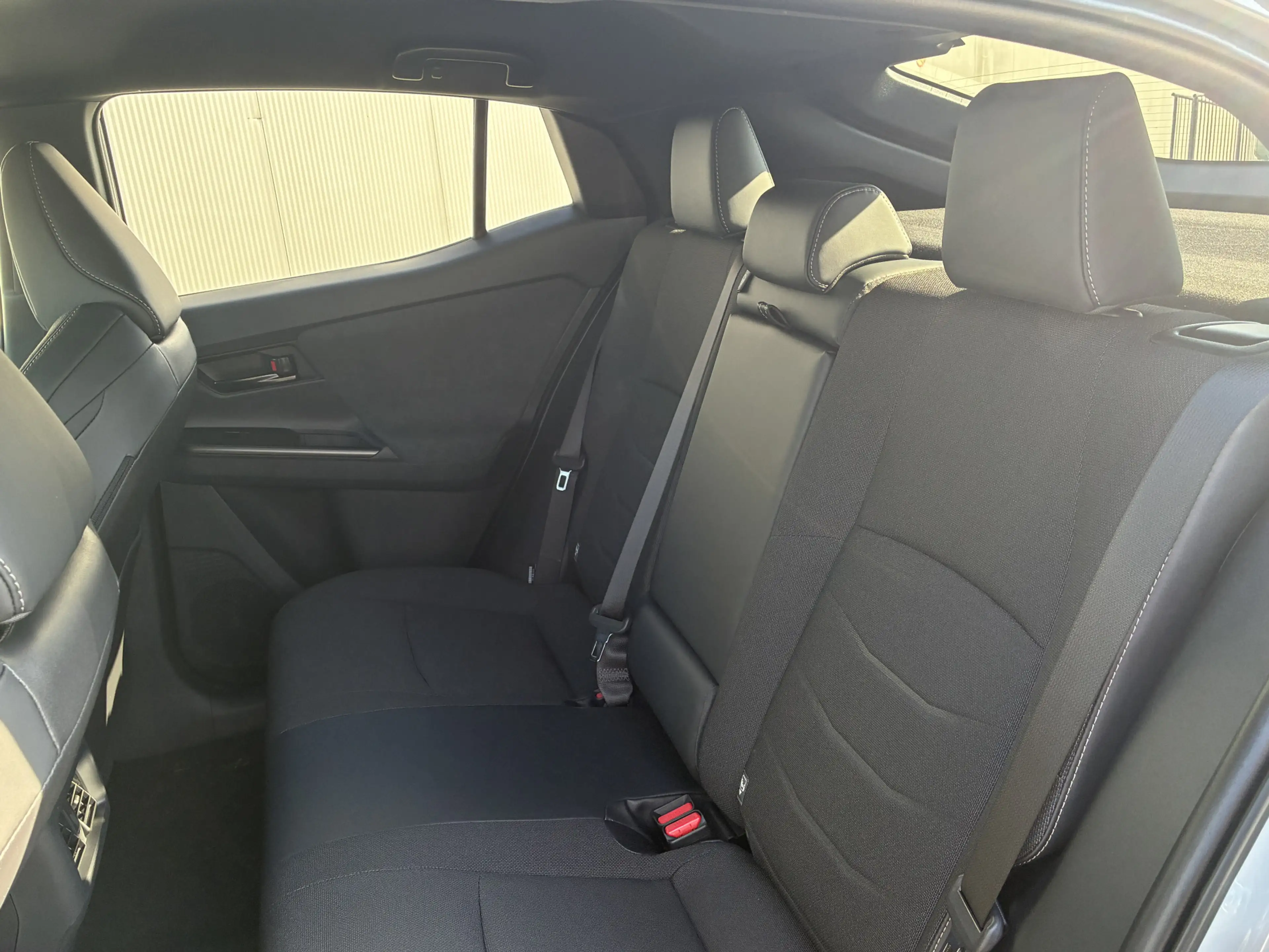 Toyota C-HR+ First Edition 77 kWh Automaat | Warmtepomp | Achte — photo 11