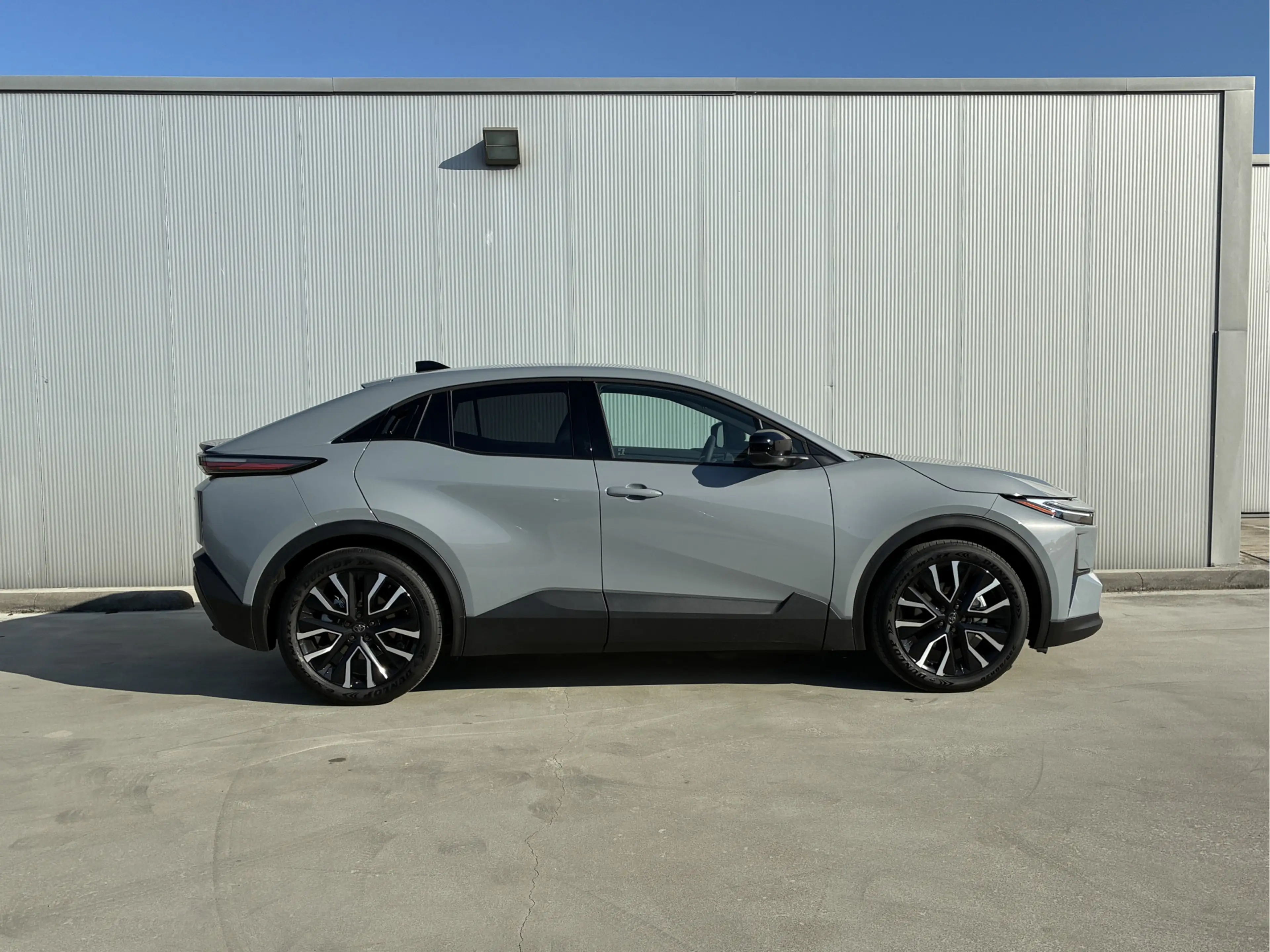 Toyota C-HR+ First Edition 77 kWh Automaat | Warmtepomp | Achte — photo 3