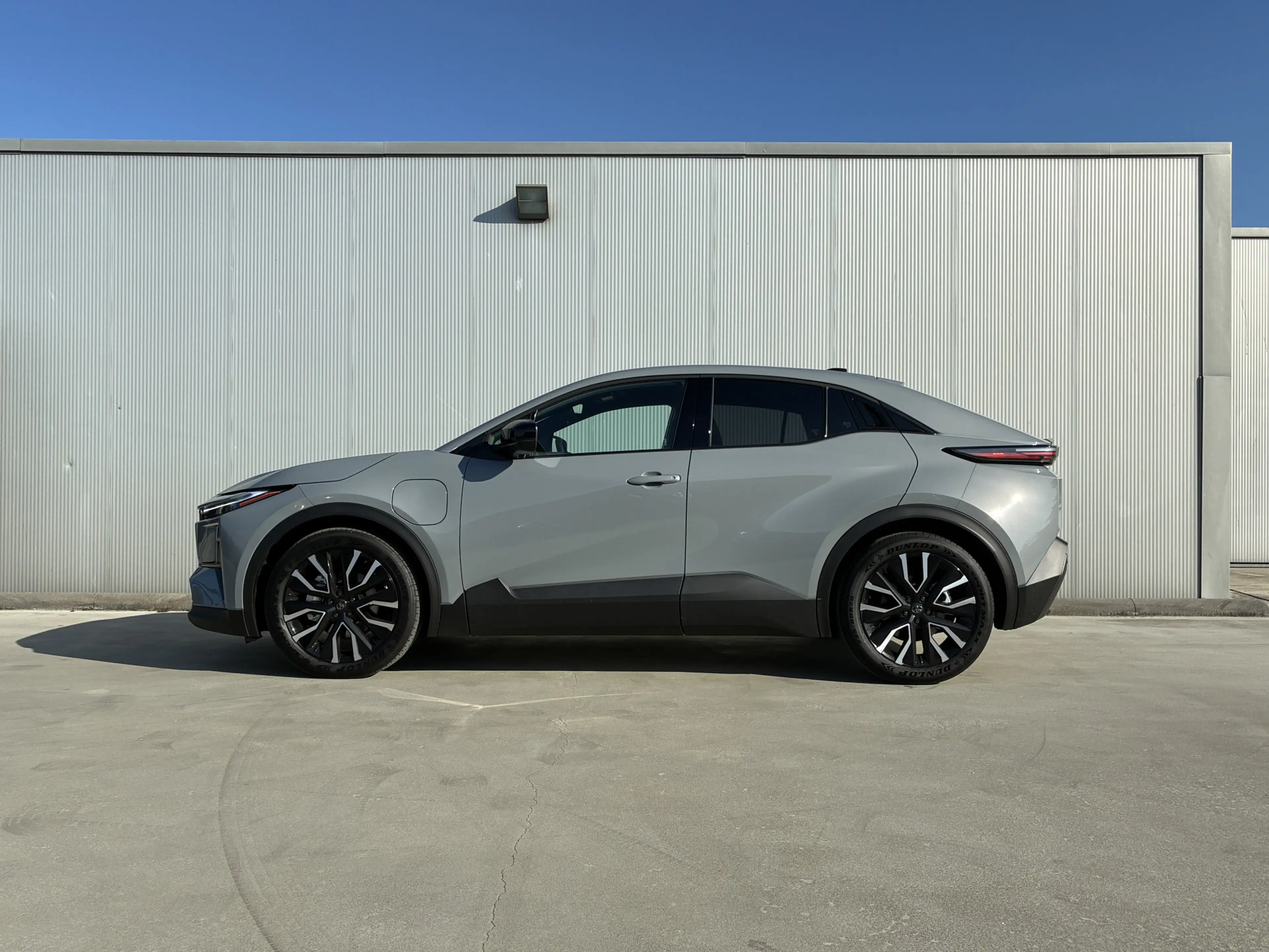 Toyota C-HR+ First Edition 77 kWh Automaat | Warmtepomp | Achte — photo 2