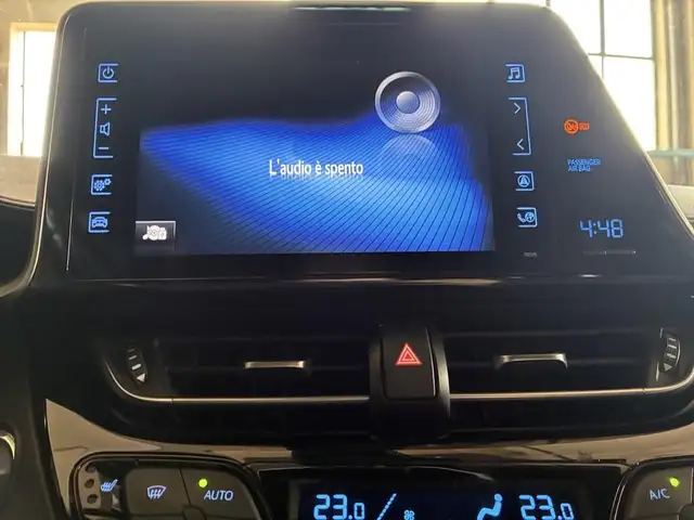 Toyota C-HR view 10