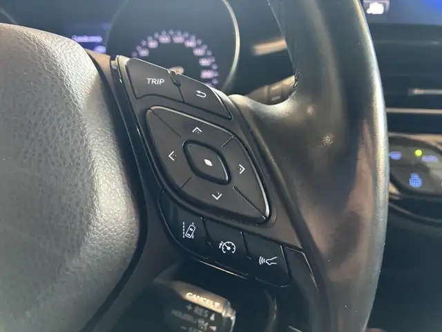 Toyota C-HR view 14