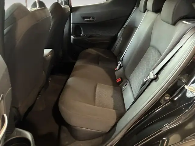 Toyota C-HR view 8