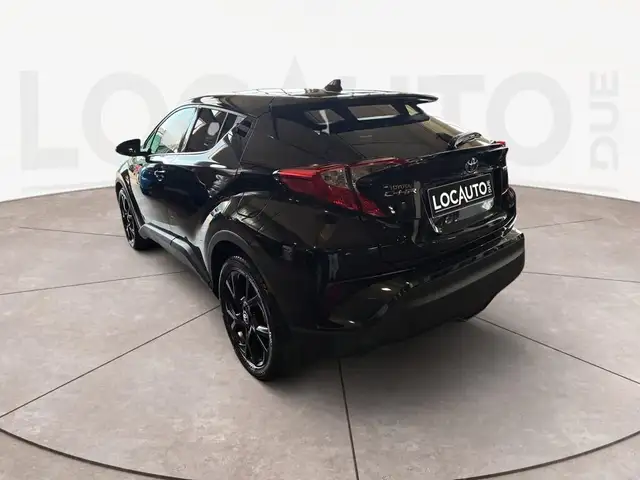 Toyota C-HR view 5