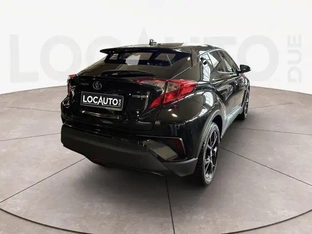 Toyota C-HR view 4