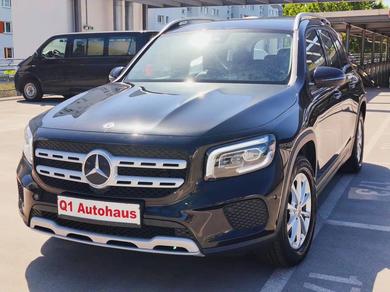 Mercedes-Benz GLB 180