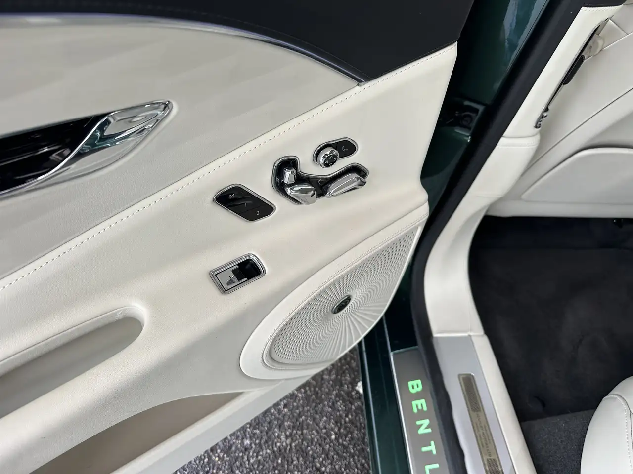 Bentley Flying Spur 2022 — фото 8