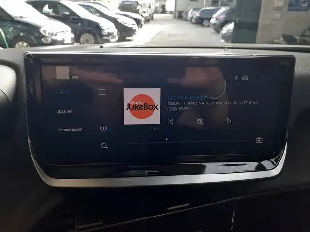 Peugeot 2008 view 12