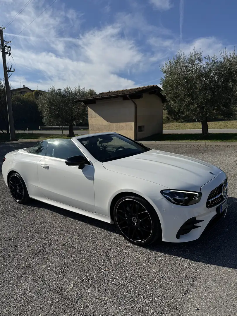 Mercedes-Benz E 200 Cabrio mhev Premium Plus AMG Line Night Edition au - 1