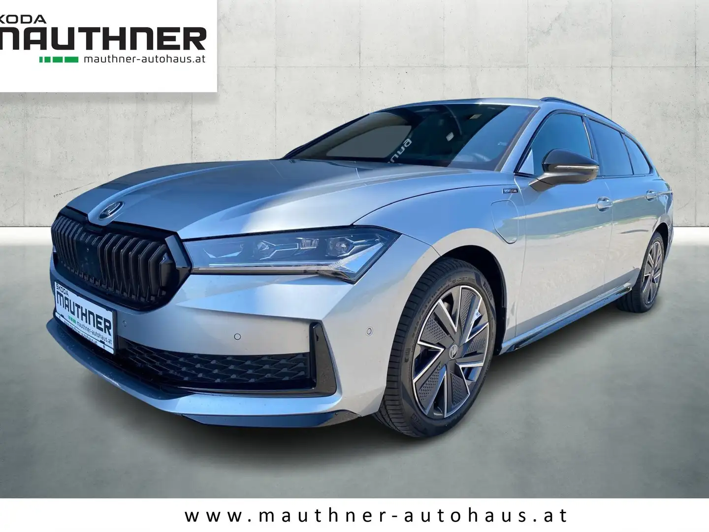 Skoda Superb 1.5 TSI iV 150 kW Sportline Silber - 1